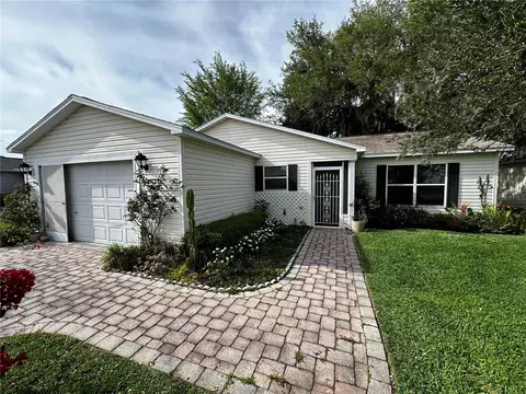 3327 Woodridge Dr, The Villages, FL 32162