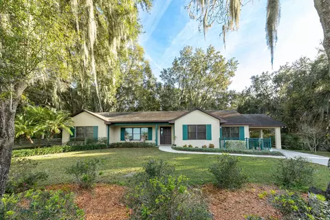 1013 Shore Acres Dr, Leesburg, FL 34748