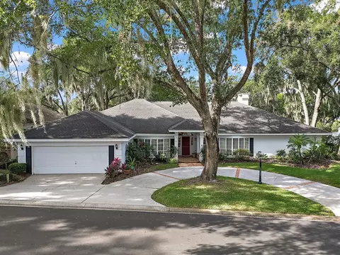 555 Sand Lake Ct, Mount Dora, FL 32757