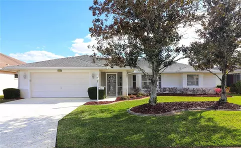 5446 Sir Churchill Dr, Leesburg, FL 34748