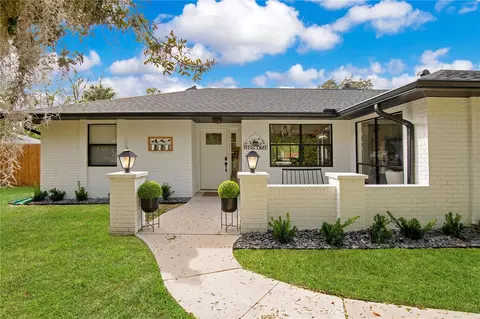 15900 Hansonview Dr, Tavares, FL 32778