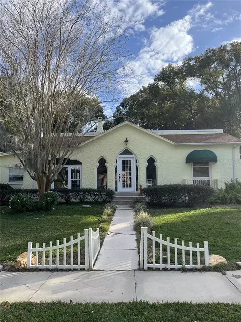 2070 Sheridan Rd, Mount Dora, FL 32757