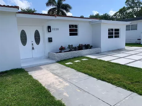 2220 NE 192 St #2220, Aventura, FL 33180