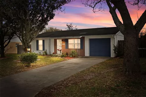 105 Cricket Hollow Ln, Eustis, FL 32726