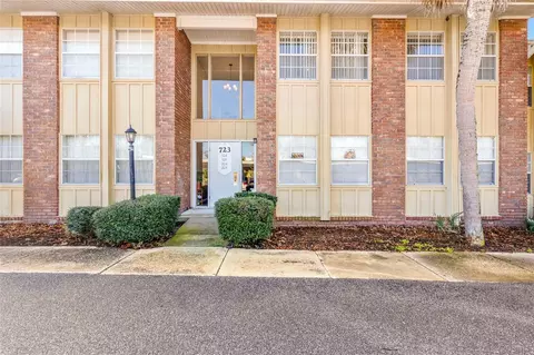 723 Perkins St #204, Leesburg, FL 34748