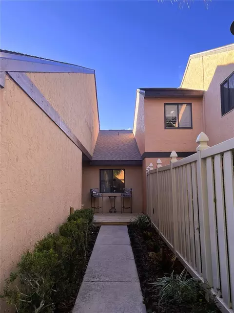 1072 Island Way, Leesburg, FL 34748