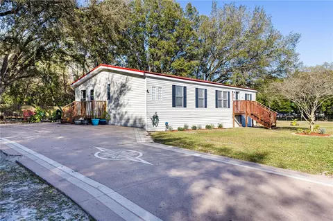 10381 SE 130th Ln, Ocklawaha, FL 32179