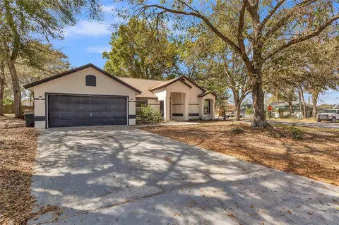 290 Hidden View Dr, Groveland, FL 34736