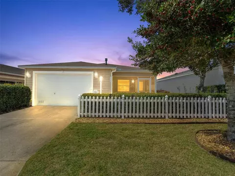 1960 Stafford Ave, The Villages, FL 32162
