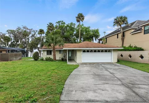 330 Banning Beach Rd, Tavares, FL 32778