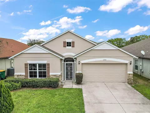 1104 Kellogg Dr, Tavares, FL 32778