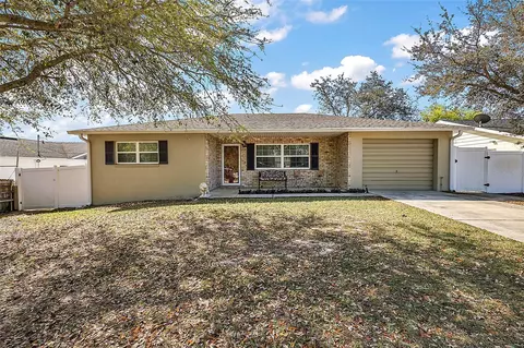 620 W Seminole Ave, Eustis, FL 32726