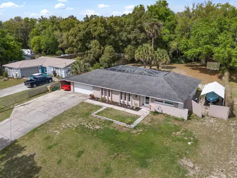 1945 Spring Lake Rd, Fruitland Park, FL 34731