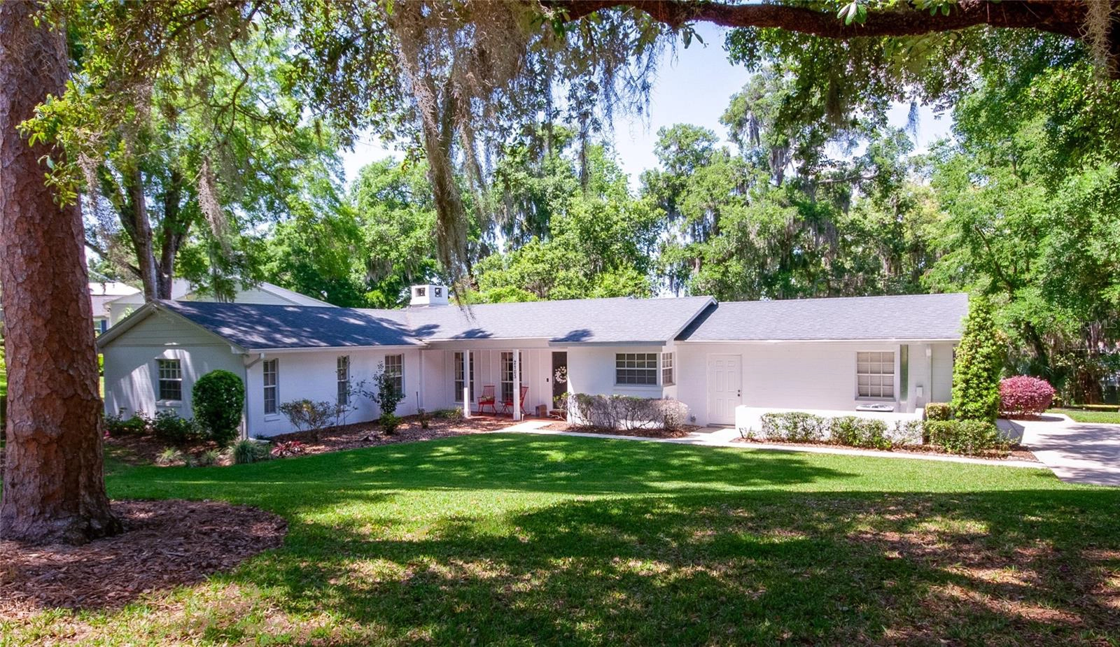 2105 Normandy Dr, Mount Dora, FL 32757 photo 1