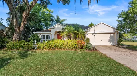 13 Palm Dr, Yalaha, FL 34797