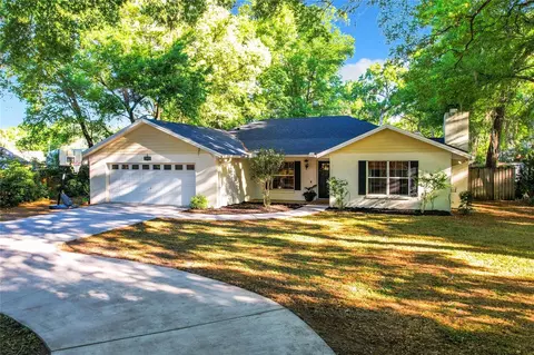 25131 Algonquin Ave, Mount Plymouth, FL 32776