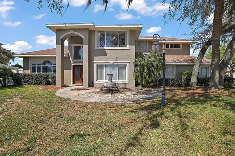 11231 Lake Dr, Leesburg, FL 34788