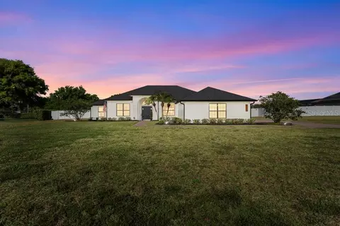 5728 Lake St, Mount Dora, FL 32757