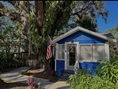 535 E 11th Ave, Mount Dora, FL 32757