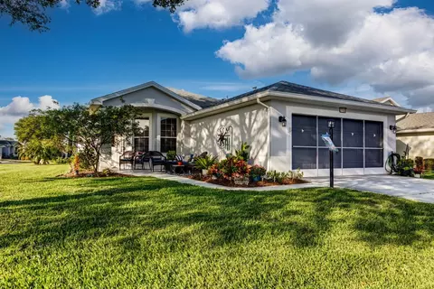 27103 Nostalgia Dr, Leesburg, FL 34748