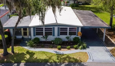 202 Jacaranda Dr, Leesburg, FL 34748