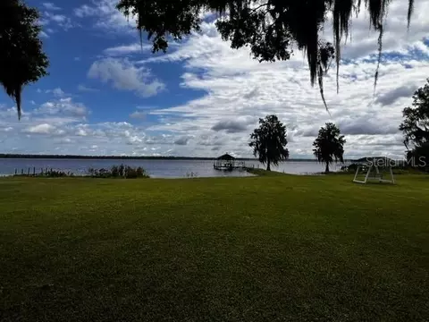 2166 Cr 406a, Lake Panasoffkee, FL 33538