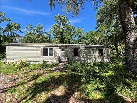 1744 Cr 416n, Lake Panasoffkee, FL 33538