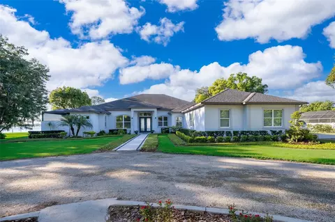 5203 Dora Dr, Mount Dora, FL 32757