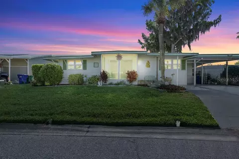 918 Southland Dr, Tavares, FL 32778