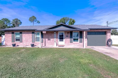 33949 Clara Dr, Leesburg, FL 34788