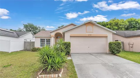 4709 S Dawnmeadow Ct, Plant City, FL 33566