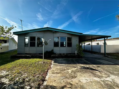 1629 Sunshine Ln, Tavares, FL 32778