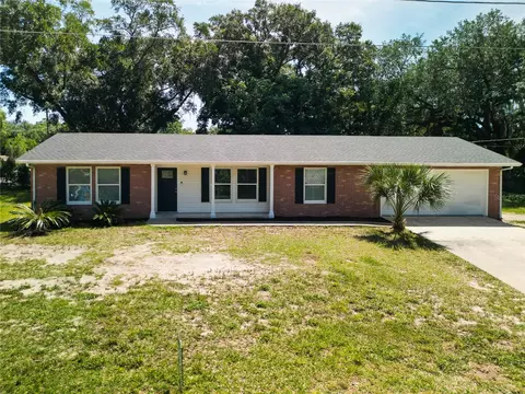 4130 Harry Dr, Fruitland Park, FL 34731