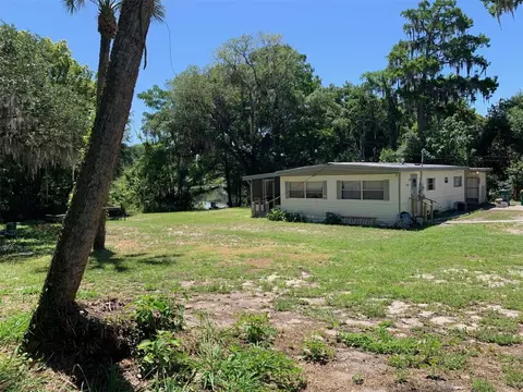 213 W Mirror Lake Dr, Fruitland Park, FL 34731
