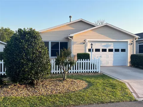 3633 Cambria Cir, The Villages, FL 32162