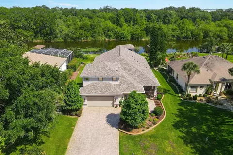 6104 Landings Blvd, Lady Lake, FL 32159