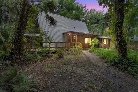 56328 Hazelnut Rd, Astor, FL 32102