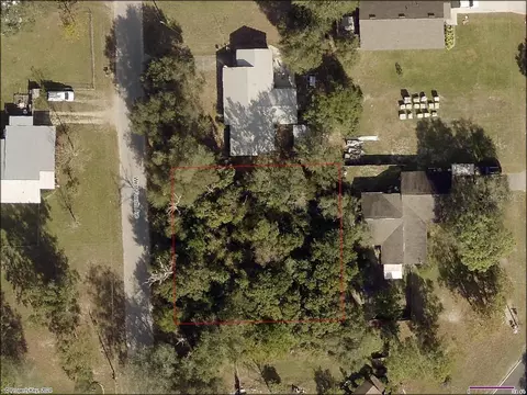 W 4th Avenue, Umatilla, FL 32784