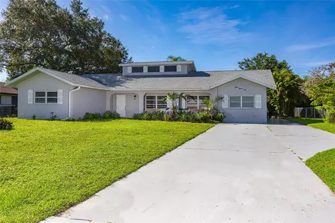 1509 Crest Dr, Englewood, FL 34223