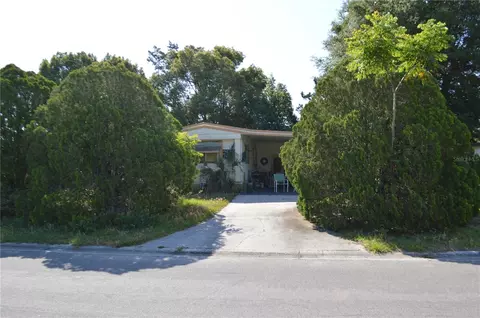 814 Roseapple Ave, Lady Lake, FL 32159