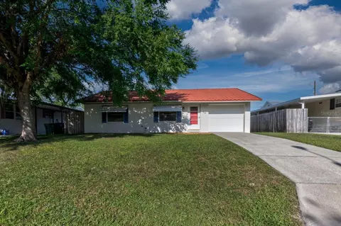 18 Bonaire Pl, Umatilla, FL 32784