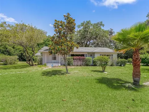 304 E Noble Ave, Bushnell, FL 33513