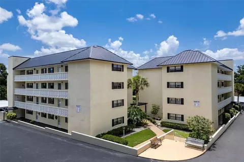 101 N Grandview St #212, Mount Dora, FL 32757