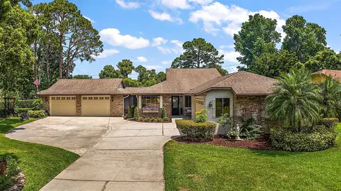 105 Greentree Ln, Yalaha, FL 34797