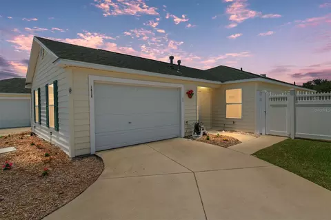1416 Conchas Dr, The Villages, FL 32162