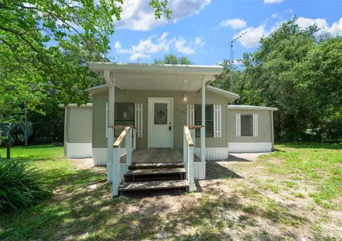 10725 SE 130th Pl, Ocklawaha, FL 32179