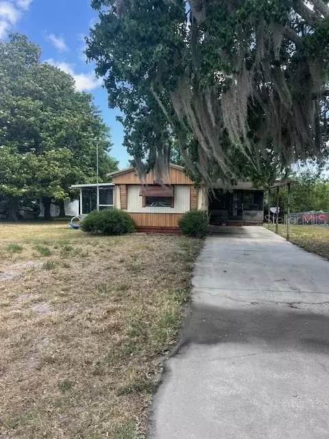 12203 Lakeview Dr, Leesburg, FL 34788