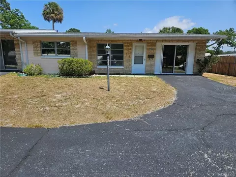 7509 W 7 Rivers Dr, Crystal River, FL 34429