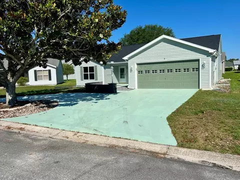 606 Lisbon Ln, Lady Lake, FL 32159