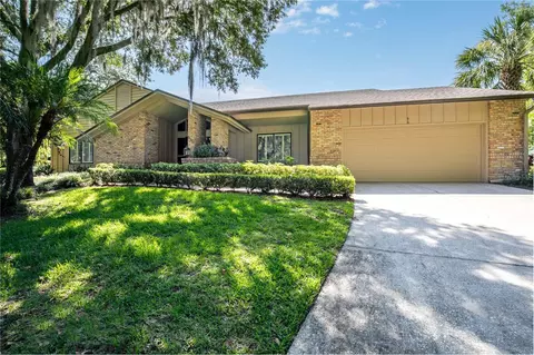 510 High Point Dr, Mount Dora, FL 32757